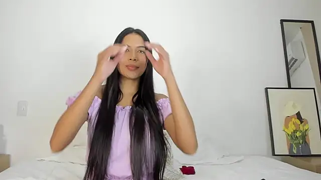 Snapshot of rouse_4 chatting on 10-17-25, 10:01 rouse 4 online show from 10-17-25, 10:01