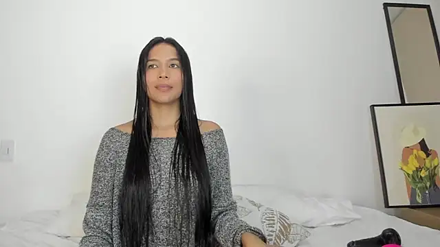 Snapshot of rouse_4 chatting on 10-24-25, 10:50 rouse 4 online show from 10-24-25, 10:50