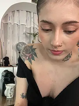 LiliJones  online show from 04-17-26, 02:31