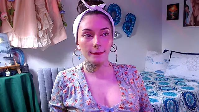 LiliJones  online show from 05-08-26, 08:25