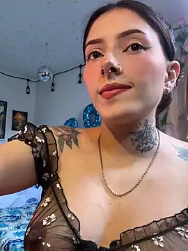 LiliJones  online show from 05-15-26, 06:48