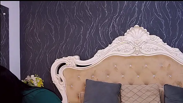 Snapshot of Lauren_Saint chatting on 09-22-25, 03:03 Lauren Saint online show from 09-22-25, 03:03