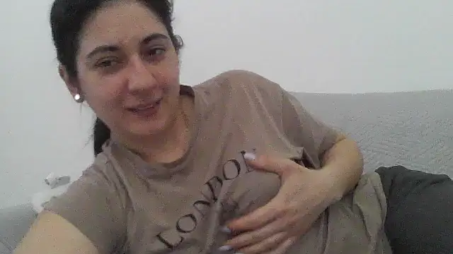 Snapshot of davenmichelle00 chatting on 04-05-26, 05:15 davenmichelle00 online show from 04-05-26, 05:15