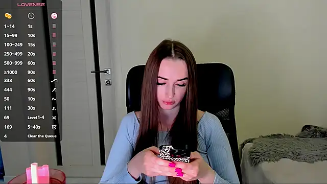 Kimmberr online show from 11-13-25, 04:22