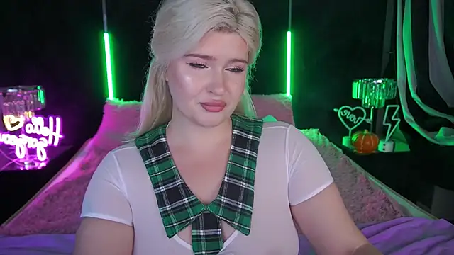 Snapshot of CocoSecretss chatting on 11-13-25, 08:02 CocoSecretss online show from 11-13-25, 08:02