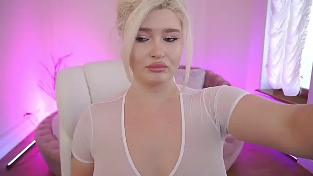 Snapshot of CocoSecretss chatting on 12-15-25, 08:29 CocoSecretss online show from 12-15-25, 08:29