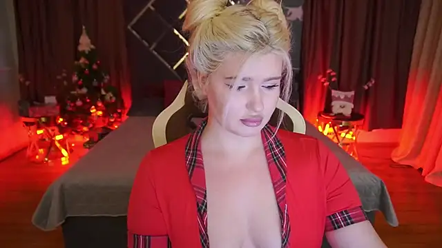 Snapshot of CocoSecretss chatting on 12-16-25, 02:22 CocoSecretss online show from 12-16-25, 02:22