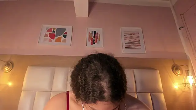 Snapshot of Dollar-girl chatting on 12-29-24, 05:54 Dollar-girl online show from 12-29-24, 05:54