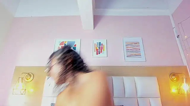 Snapshot of Dollar-girl chatting on 03-10-25, 07:40 Dollar-girl online show from 03-10-25, 07:40