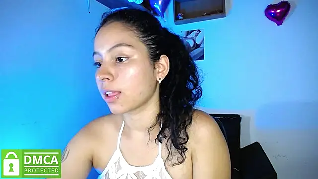 Snapshot of Mr_MrsCurie chatting on 01-28-25, 11:07 Mr MrsCurie online show from 01-28-25, 11:07