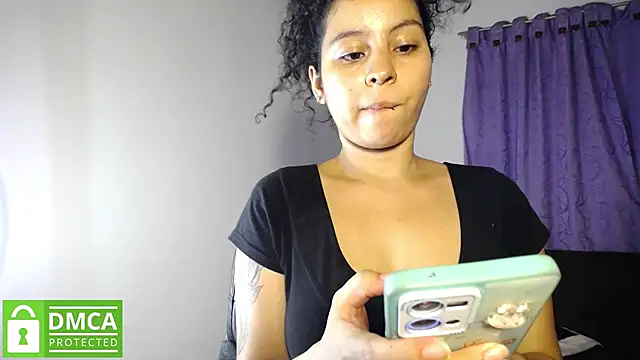 Snapshot of Mr_MrsCurie chatting on 10-10-25, 10:42 Mr MrsCurie online show from 10-10-25, 10:42