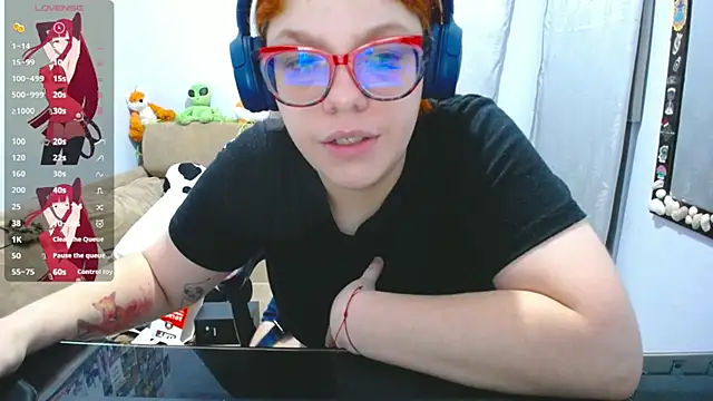 lucie nicolls online show from 03-09-25, 01:04