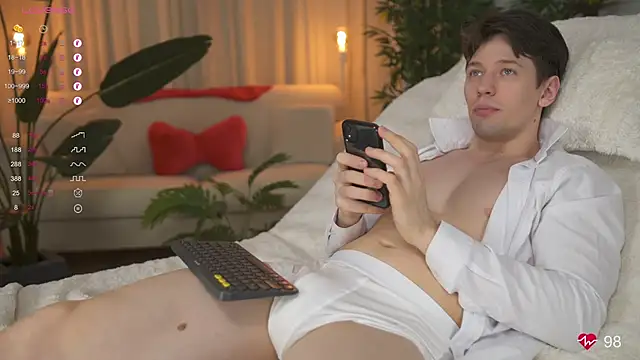 Snapshot of tommyjoyer chatting on 03-21-25, 03:13 tommyjoyer online show from 03-21-25, 03:13