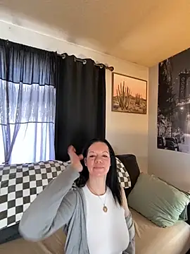 SidneyRaee online show from 12-11-24, 05:26