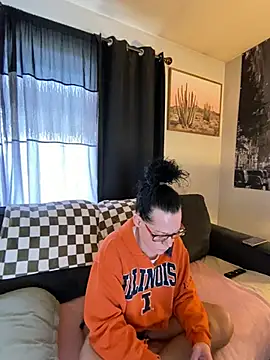 SidneyRaee online show from 12-17-24, 06:53