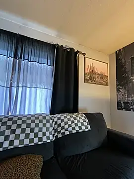 SidneyRaee online show from 12-20-24, 07:50