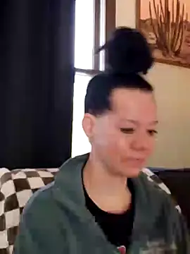 SidneyRaee online show from 01-06-25, 04:44