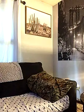 SidneyRaee online show from 09-18-25, 05:48