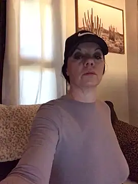 SidneyRaee online show from 10-10-25, 04:28