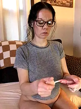 Snapshot of SidneyRaee chatting on 11-04-25, 05:12 SidneyRaee online show from 11-04-25, 05:12