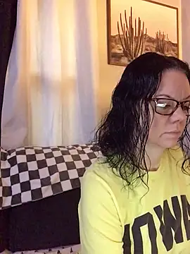 Snapshot of SidneyRaee chatting on 11-24-25, 03:01 SidneyRaee online show from 11-24-25, 03:01