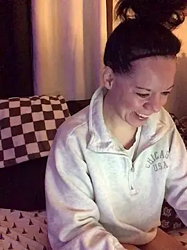 Snapshot of SidneyRaee chatting on 11-26-25, 01:23 SidneyRaee online show from 11-26-25, 01:23