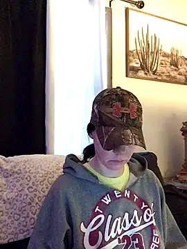 Snapshot of SidneyRaee chatting on 12-15-25, 06:56 SidneyRaee online show from 12-15-25, 06:56