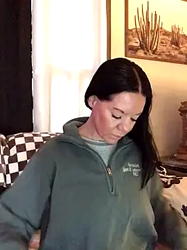 Snapshot of SidneyRaee chatting on 12-18-25, 06:03 SidneyRaee online show from 12-18-25, 06:03