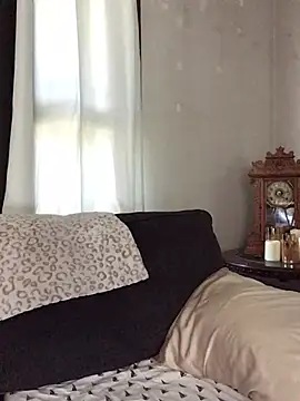 SidneyRaee online show from 04-22-26, 05:47