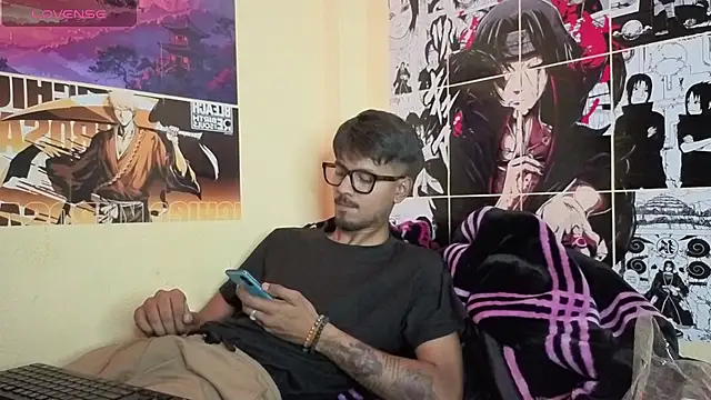 Snapshot of just_fucks chatting on 04-13-26, 05:18 just fucks online show from 04-13-26, 05:18