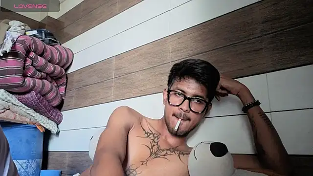 Snapshot of just_fucks chatting on 05-19-26, 10:10 just fucks online show from 05-19-26, 10:10