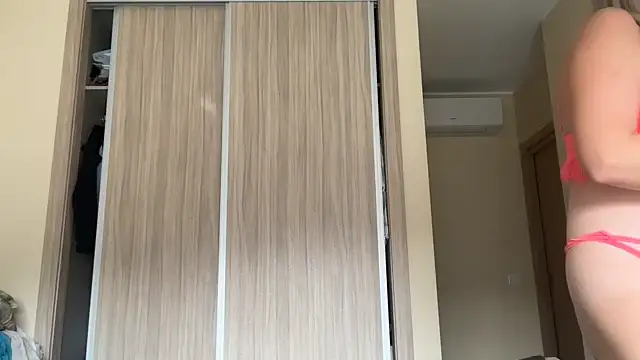 Snapshot of naughtyhollyxxxx chatting on 10-15-25, 03:56 naughtyhollyxxxx online show from 10-15-25, 03:56