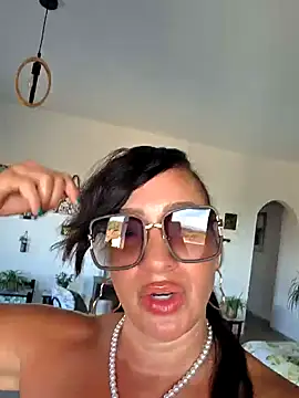 Snapshot of TheGoddessBianca chatting on 09-27-25, 02:44 TheGoddessBianca online show from 09-27-25, 02:44