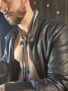 Snapshot of just_maxii chatting on 11-17-25, 11:21 just maxii online show from 11-17-25, 11:21