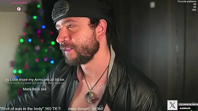 Snapshot of just_maxii chatting on 12-20-25, 12:29 just maxii online show from 12-20-25, 12:29