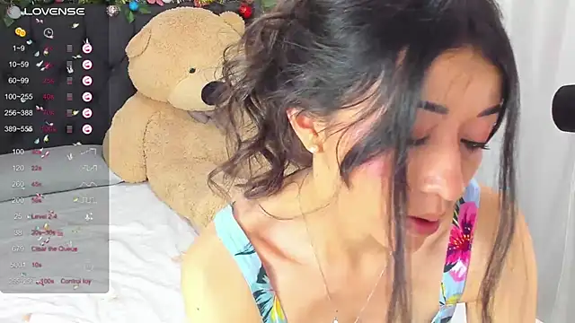 Snapshot of SophiaLiu chatting on 12-07-24, 07:10 SophiaLiu online show from 12-07-24, 07:10