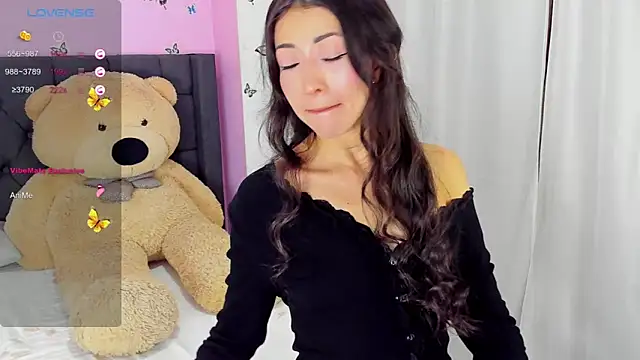 Snapshot of SophiaLiu chatting on 01-22-25, 11:32 SophiaLiu online show from 01-22-25, 11:32