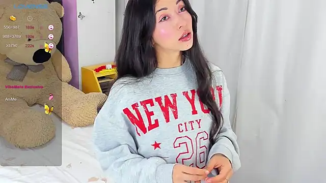 Snapshot of SophiaLiu chatting on 02-16-25, 09:16 SophiaLiu online show from 02-16-25, 09:16