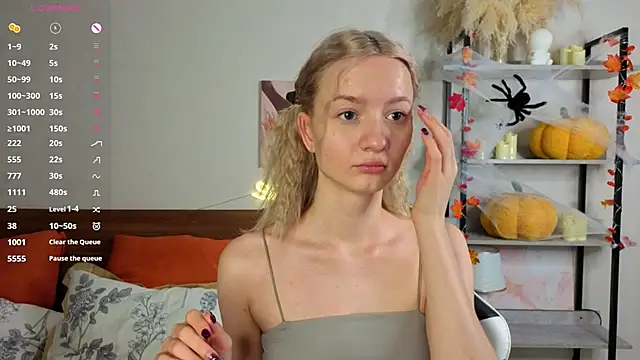 Snapshot of IdaValenti chatting on 11-07-25, 11:05 IdaValenti online show from 11-07-25, 11:05