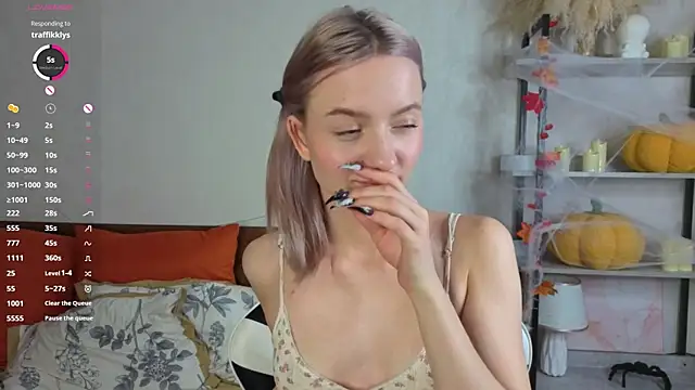 Snapshot of IdaValenti chatting on 11-22-25, 11:04 IdaValenti online show from 11-22-25, 11:04