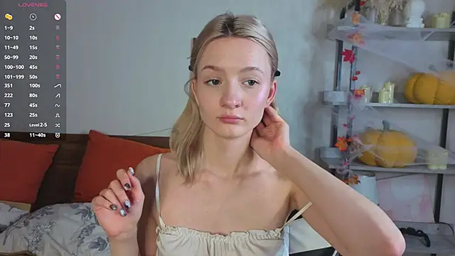 Snapshot of IdaValenti chatting on 12-01-25, 11:10 IdaValenti online show from 12-01-25, 11:10