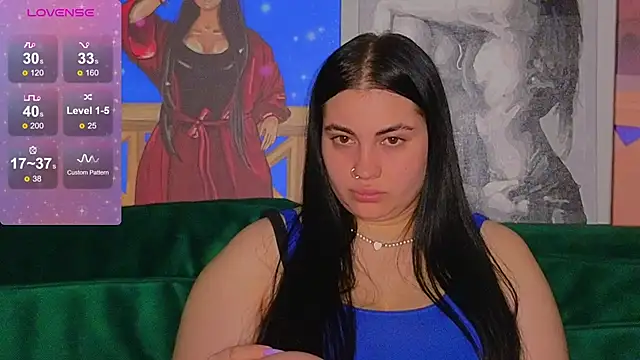 Snapshot of Nikki_Kardashian chatting on 12-11-24, 11:43 Nikki Kardashian online show from 12-11-24, 11:43