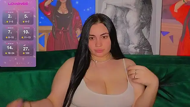 Snapshot of Nikki_Kardashian chatting on 12-12-24, 10:42 Nikki Kardashian online show from 12-12-24, 10:42