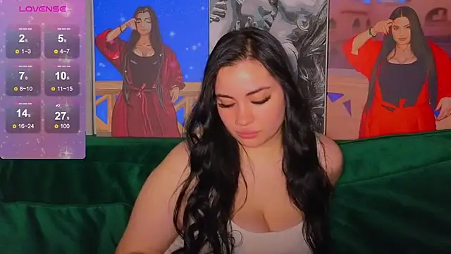 Snapshot of Nikki_Kardashian chatting on 12-27-24, 08:07 Nikki Kardashian online show from 12-27-24, 08:07