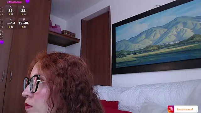 Snapshot of karen_brave chatting on 12-04-24, 05:44 karen brave online show from 12-04-24, 05:44