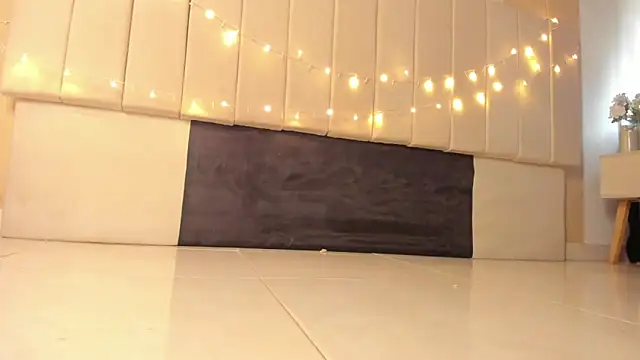 Snapshot of _frida1 chatting on 01-04-25, 07:13 frida1 online show from 01-04-25, 07:13