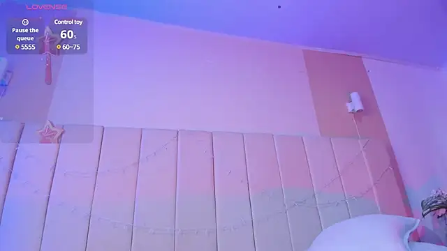 Snapshot of _frida1 chatting on 01-06-25, 12:57 frida1 online show from 01-06-25, 12:57