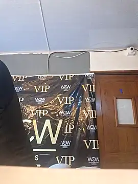 Snapshot of _frida1 chatting on 02-28-25, 12:42 frida1 online show from 02-28-25, 12:42