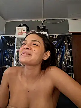 Snapshot of _frida1 chatting on 03-05-25, 12:22 frida1 online show from 03-05-25, 12:22