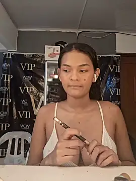 Snapshot of _frida1 chatting on 03-17-25, 12:46 frida1 online show from 03-17-25, 12:46